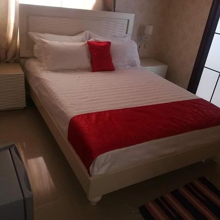 Lee Bed & Breakfast Francistown Exterior photo
